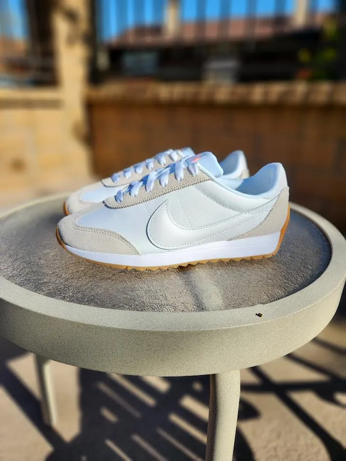 W Nike Pacific