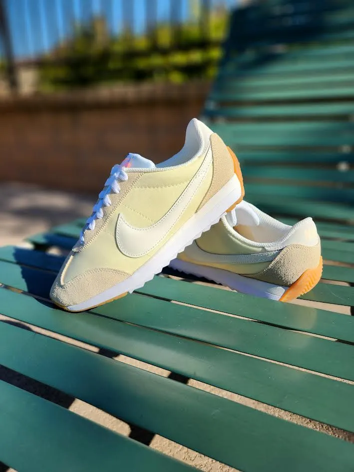W Nike Pacific